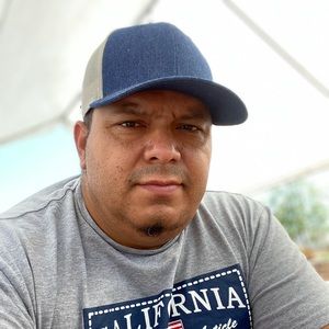 Meet your Posher, Carlos